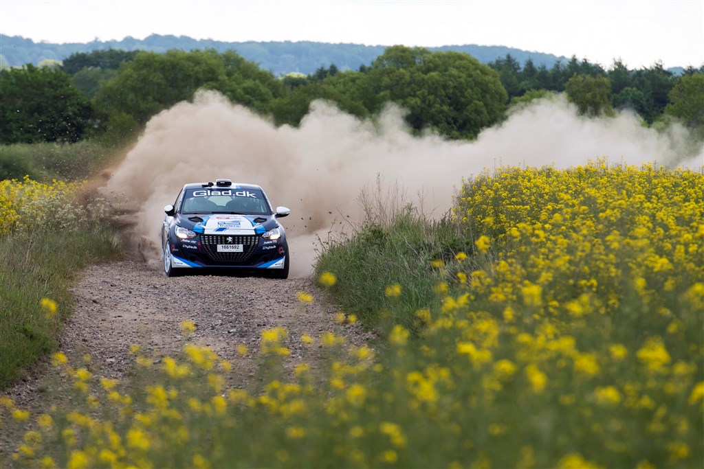 Jacob Madsen og Line Nedergaard bliver ikke omgivet af rapsmarker i denne weekend. Det er i stedet vinmarker, som kommer til at udgøre omgivelserne i Rallye ADAC Mittelrhein.
(Foto: Jokum Tord Larsen)